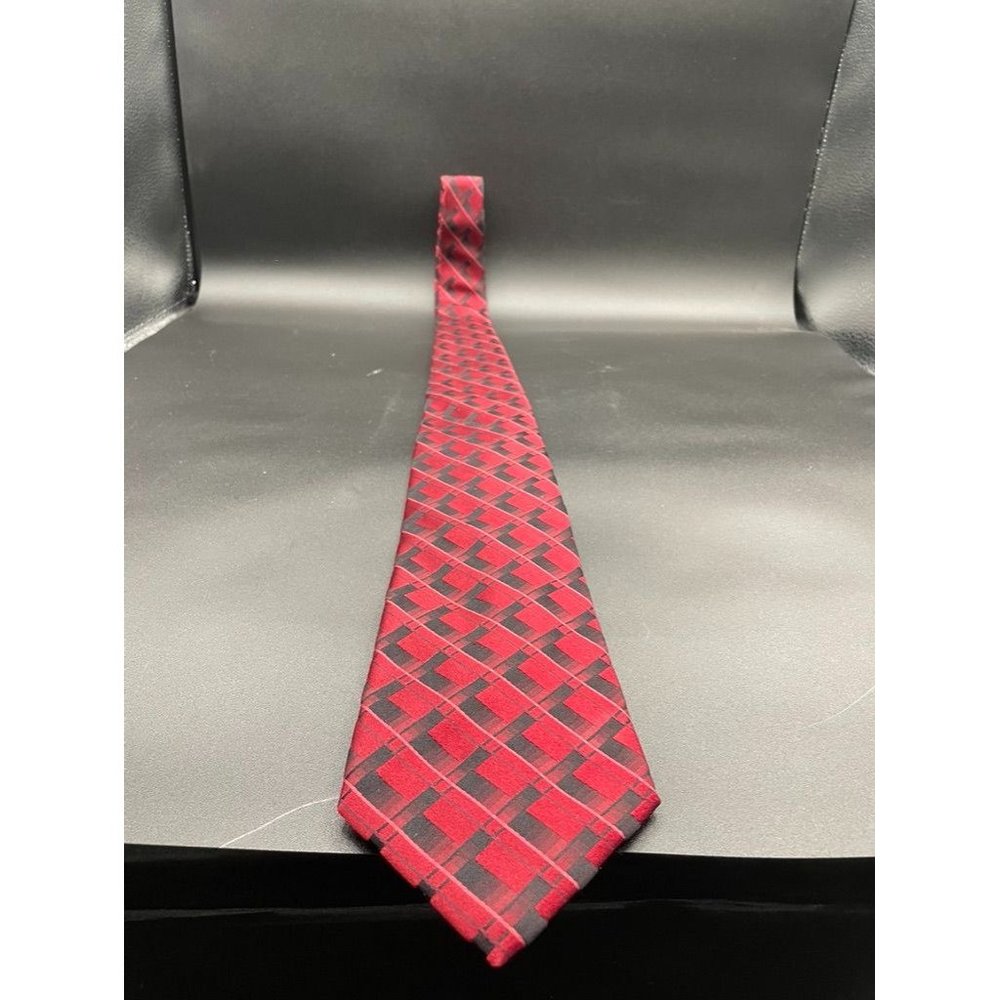 GianFranco Ruffini Italy  Red Black Diamond Pattern Men's Tie  Length 57.50 In.